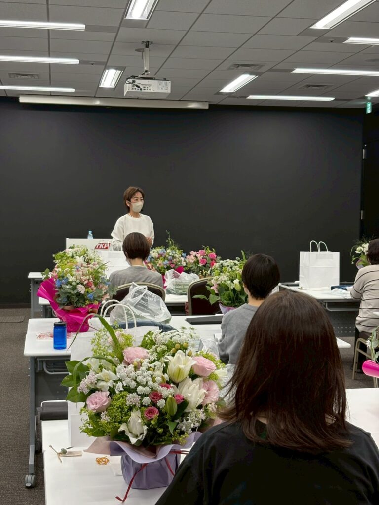 アレンジメントの作り方　業務用アレンジメントレッスン　花屋が教えるプロのためのアレンジメント教室