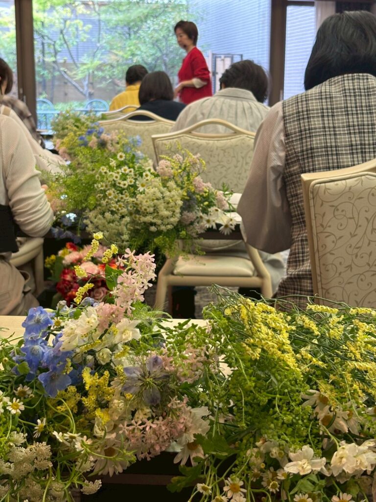 花束の組み方 花屋の業務スキルアップ 花束の講座